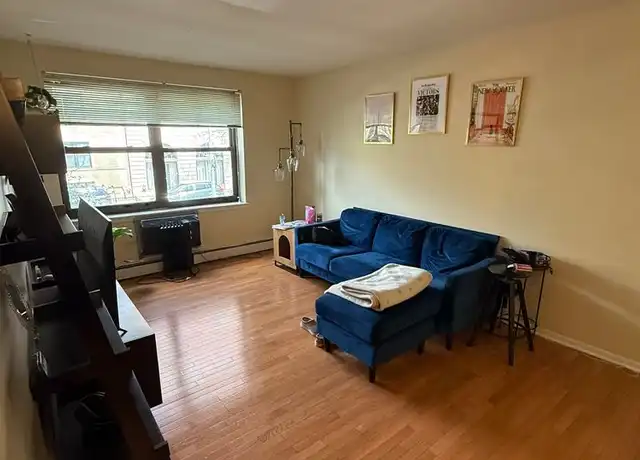 Property at 541 W Briar Pl Unit 541-201, Chicago, IL, 60657, 1 bed, 1 bath, [object Object]