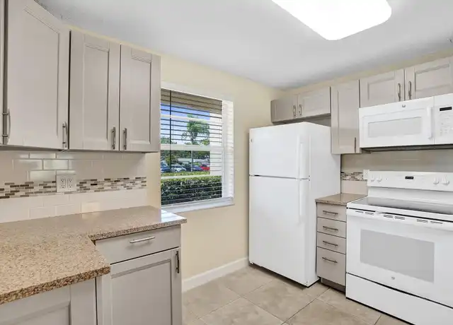 Property at 301 SE 3rd St #110, Dania, FL, 33004, 2 beds, 2 baths, [object Object]