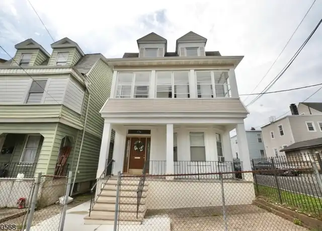 Property at 176 Grafton Ave Unit 3-3, Newark, NJ, 07104, 2 beds, 1 bath, [object Object]