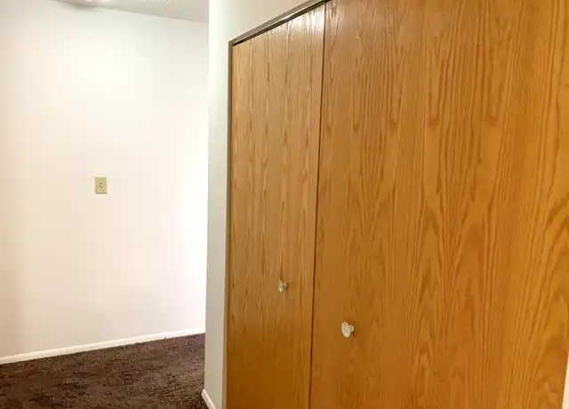 Property at 2055 Blairs Ferry Rd NE Unit W1, Cedar Rapids, IA, 52402, 1 bed, 1 bath, [object Object]