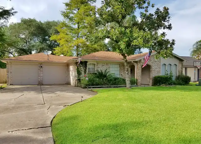 Property at 3800 Kingsway Dr, Baytown, TX, 77521, 3 beds, 2 baths, [object Object]