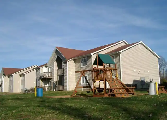 Property at 215 Hyler Dr, Farmington, MO, 63640, 1-2 bed, 1 bath, [object Object]