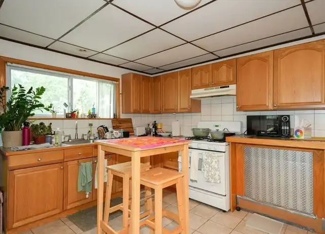 Property at 18 Summit Ave Unit 3, Somerville, MA, 02143, 2 beds, 1 bath, [object Object]