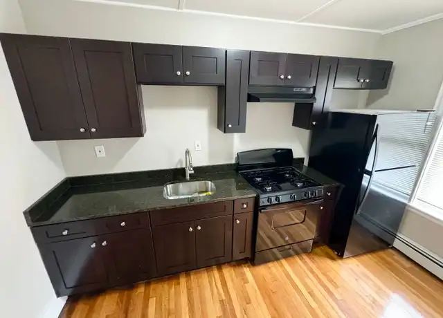 Property at 23 Mall St Unit 7, Lynn, MA, 01905, 3 beds, 1 bath, [object Object]