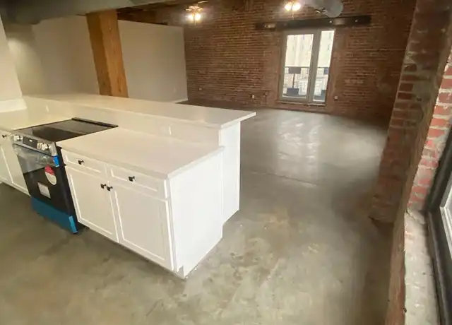 Property at 415 N 3rd St Unit 401, St Joseph, MO, 64501, 3 beds, 2 baths, [object Object]