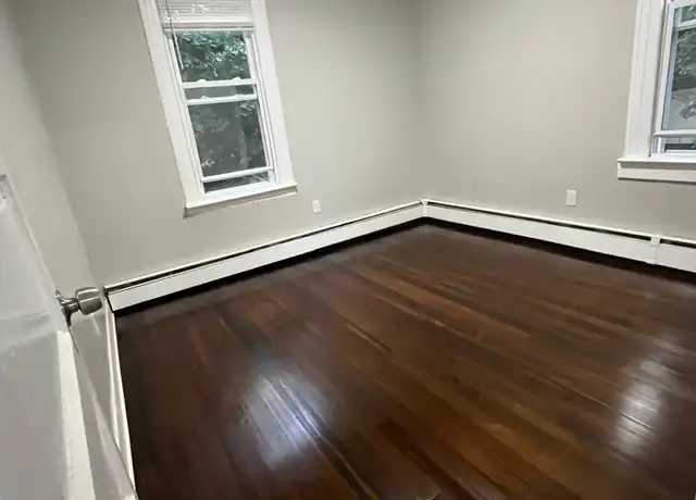 Property at 122 Plymouth St Unit 2R, New Haven, CT, 06519, 3 beds, 1 bath, [object Object]