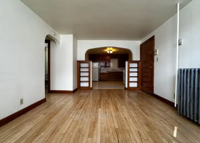 Property at 822 Pine St Apt 4, Green Bay, WI, 54301, 2 beds, 1 bath, [object Object]
