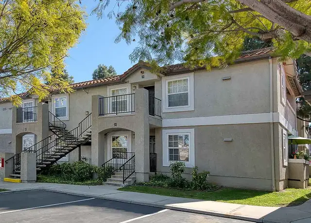 Photo of 105 Camino Ruiz, Camarillo, CA 93012