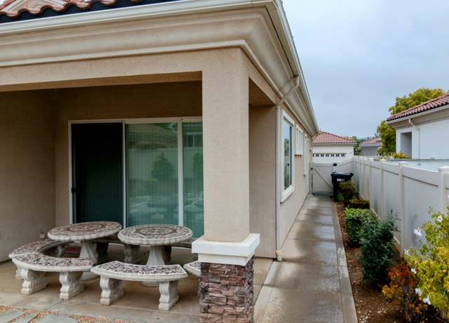 Photo of 1716 N Forest Oaks Dr, Beaumont, CA 92223