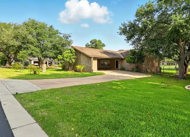 Property at 505 Silver Spur, Horseshoe Bay, TX, 78657, 4 beds, 3 baths, [object Object]