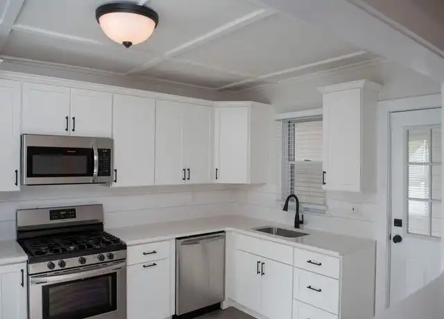 Property at 17 Granite St Unit 3, Saratoga Springs, NY, 12866, 1 bed, 1 bath, [object Object]