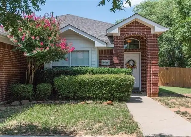 Property at 1421 Park Palisades Dr, Corinth, TX, 76210, 3 beds, 2 baths, [object Object]