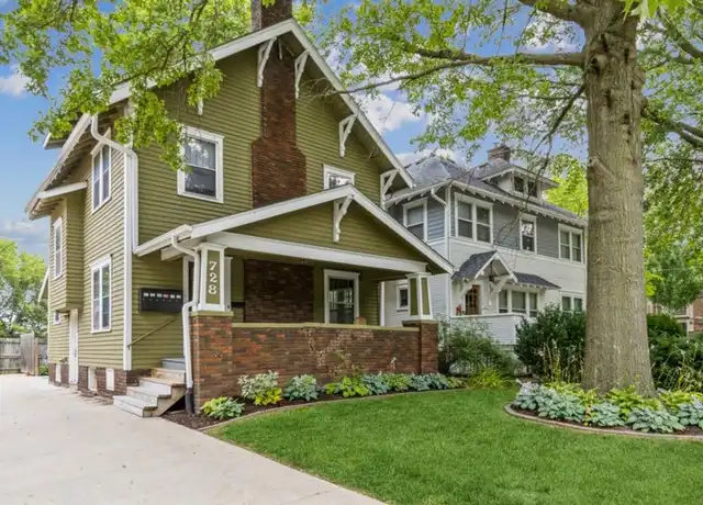 Property at 728 E College St, Iowa City, IA, 52240, 1 bed, 2 baths, [object Object]