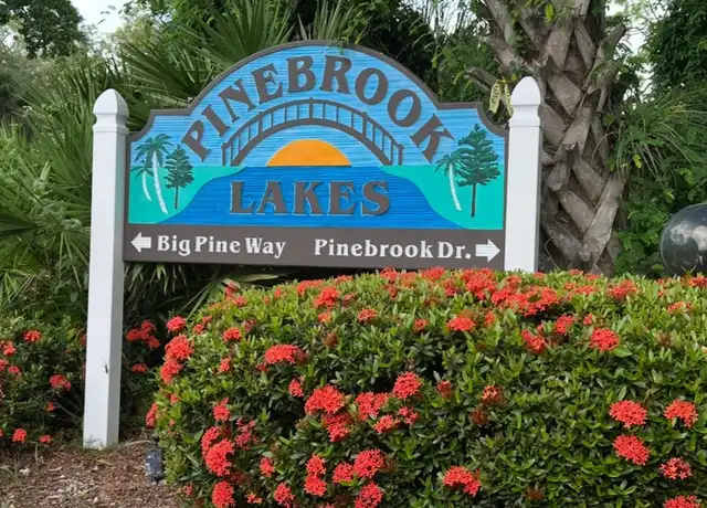 Property at 122 Pinebrook Dr, Fort Myers, FL, 33907, 2 beds, 2 baths, [object Object]