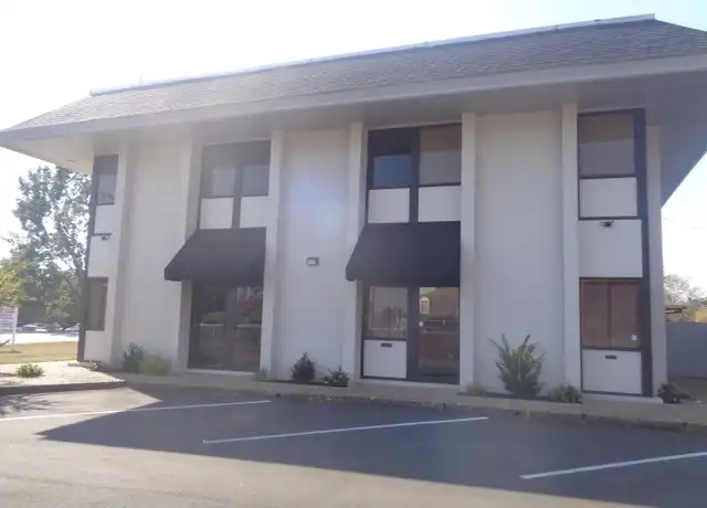 Property at 10002 W Markham St Unit 1-4, Little Rock, AR, 72205, 1 bed, 1.5 baths, [object Object]