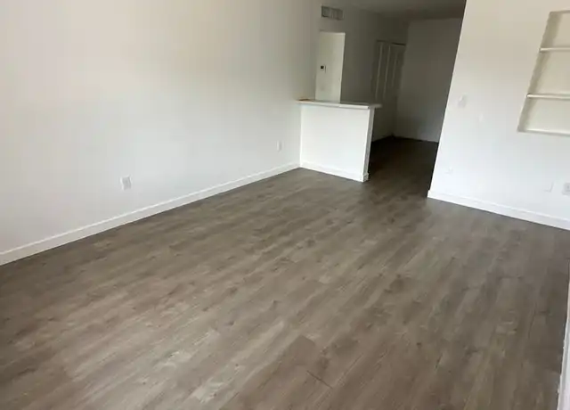 Property at 4824 E Busch Blvd Unit 9202-4, Tampa, FL, 33617, 1 bed, 1 bath, [object Object]