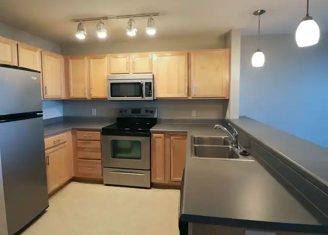 Property at Capitol Rows - 2222 Davenport St, Omaha, NE, 68102, 1-2 bed, 1-2 bath, [object Object]