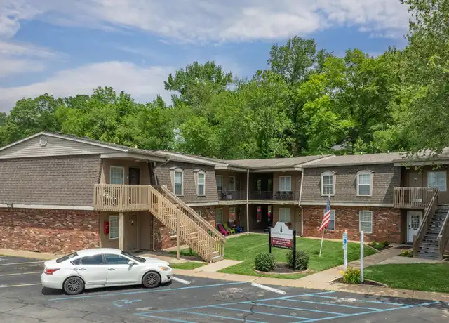 Property at Naveen Pine Apartments - 700 Chateau Dr, Evansville, IN, 47715, 2 beds, 1 bath, [object Object]