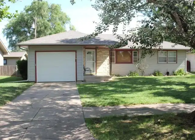 Property at 613 Carl Ave, Salina, KS, 67401, 3 beds, 1 bath, [object Object]