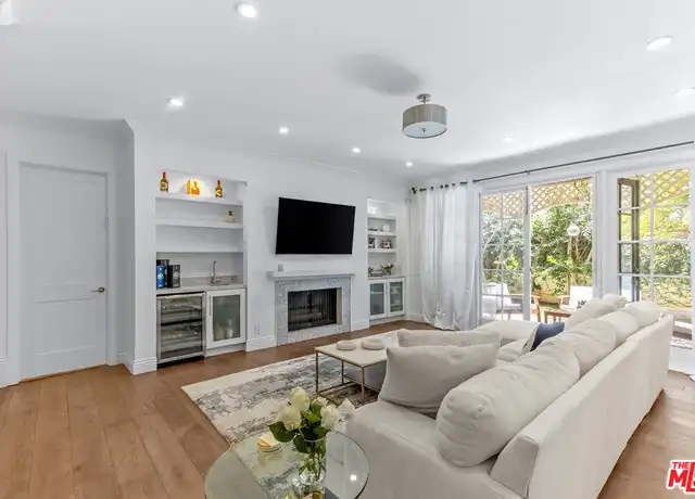 Property at 133 S Oakhurst Dr, Beverly Hills, CA, 90212, 2 beds, 2 baths, [object Object]