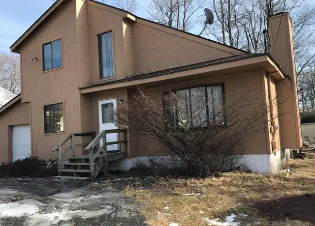 Property at 541 Country Place Dr, Tobyhanna, PA, 18466, 3 beds, 2 baths, [object Object]