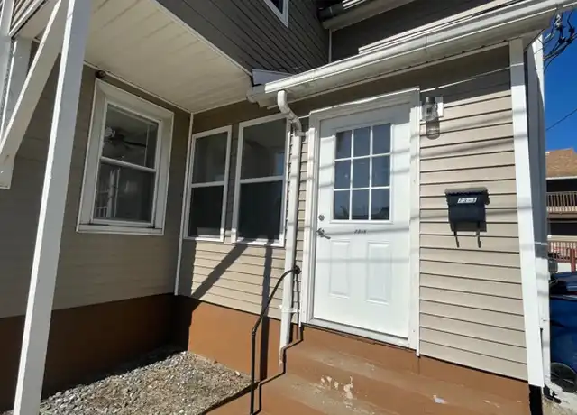 Property at 73 Meadow St Unit 1, Willimantic, CT, 06226, 3 beds, 1 bath, [object Object]