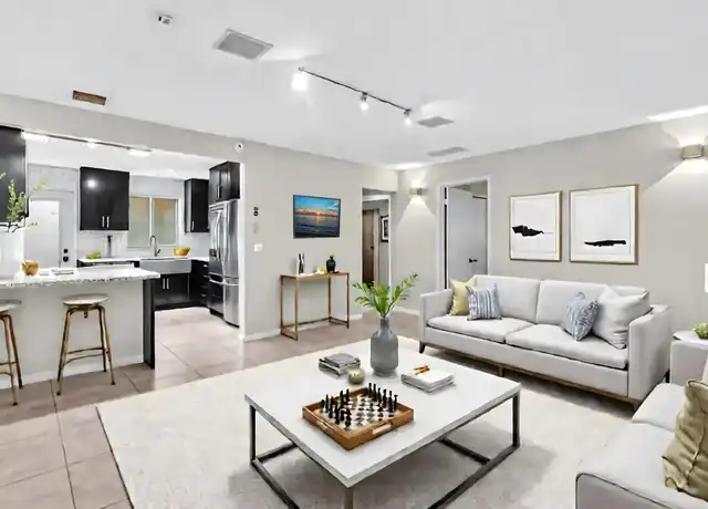 Property at 318 NE 1st Ave, Delray Beach, FL, 33444, 2 beds, 1 bath, [object Object]