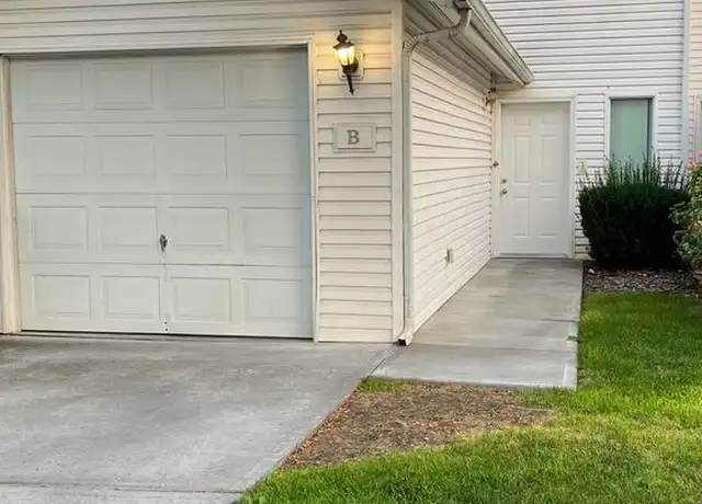 Property at 1915 NE 4th St Unit 4B, Hermiston, OR, 97838, 2 beds, 2.5 baths, [object Object]