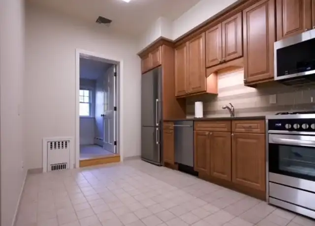 Property at 2406 Boston Post Rd Unit 2, Larchmont, NY, 10538, 1 bed, 1 bath, [object Object]