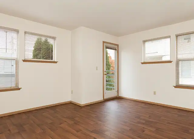 Property at 6840 Oswego Pl NE Unit 203, Seattle, WA, 98115, 1 bed, 1 bath, [object Object]