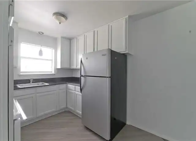 Property at 320 E 4th St Unit 207, Arlington, TX, 76010, 1 bed, 1 bath, [object Object]