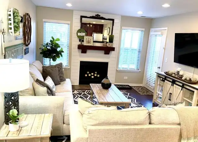 Property at 127 Glengarry Dr, Bloomingdale, IL, 60108, 2 beds, 1 bath, [object Object]