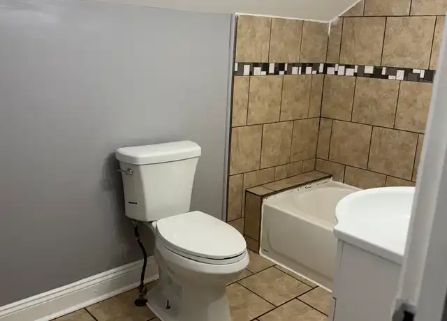 Property at 272 Exchange St Unit 2, New Haven, CT, 06513, 4 beds, 2 baths, [object Object]
