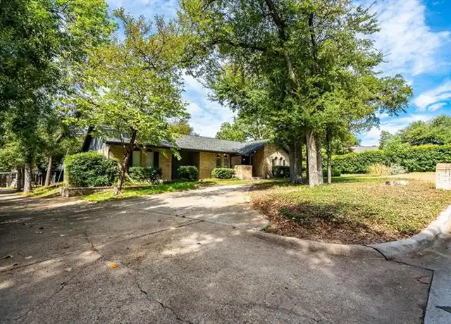 Property at 10725 Royal Park Dr, Dallas, TX, 75230, 4 beds, 3.5 baths, [object Object]