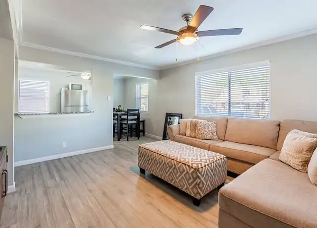 Property at Metro @ 404 Apartments - 404 Andrews Ave, Dallas, TX, 75211, 1-2 bed, 1 bath, [object Object]
