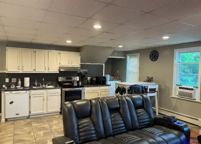 Property at 100 S Nesbitt St Unit 3, Larksville, PA, 18704, 2 beds, 1 bath, [object Object]