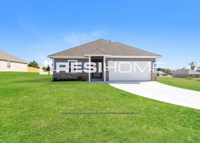 Property at 1230 Lakeview Dr, Edmond, OK, 73034, 4 beds, 2 baths, [object Object]
