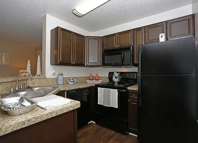Photo of 31177 US Highway 19 N, Palm Harbor, FL 34684