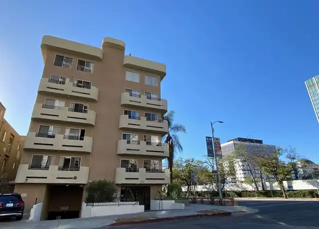 Property at 701 S Kingsley Dr Unit 403, Los Angeles, CA, 90005, 1 bed, 1 bath, [object Object]