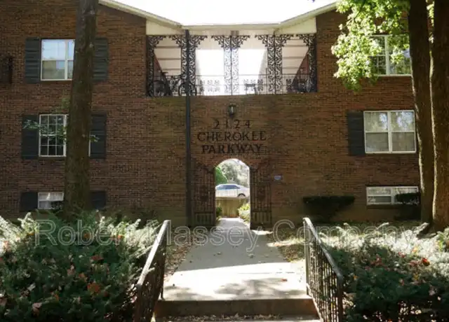 Property at 2124 Cherokee Pkwy Unit 303, Louisville, KY, 40204, 1 bed, 1 bath, [object Object]
