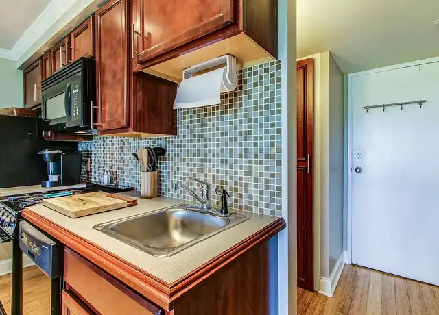 Property at Hamburg Waterfront Studio Apartments - 4050 Lake Shore Rd, Hamburg, NY, 14075, 0 beds, 1 bath, [object Object]