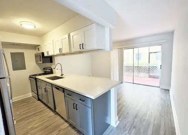 Property at 4445 Treehouse Ln Unit 17B, Tamarac, FL, 33319, 2 beds, 1 bath, [object Object]