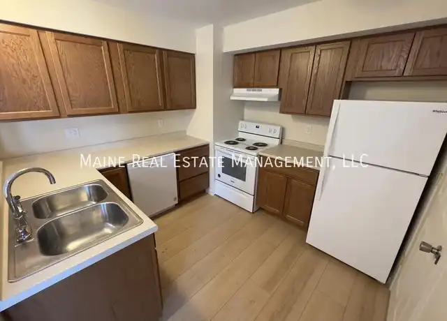 Property at 35 Valley View Ln Unit B, Bangor, ME, 04401, 2 beds, 1.5 baths, [object Object]