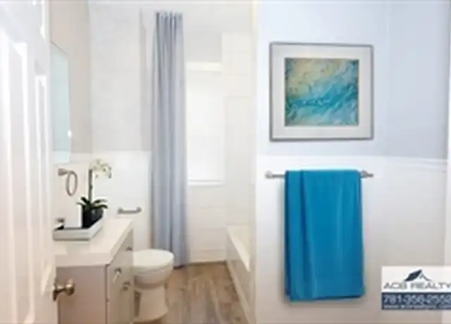 Property at 23 Des Moines Rd Unit 2, Quincy, MA, 02169, 3 beds, 1 bath, [object Object]