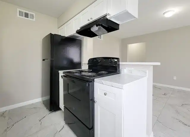 Property at COURTYARD PARK APARTMENTS - 3206 Lobit Dr, Dickinson, TX, 77539, 1-2 bed, 1-1.5 bath, [object Object]