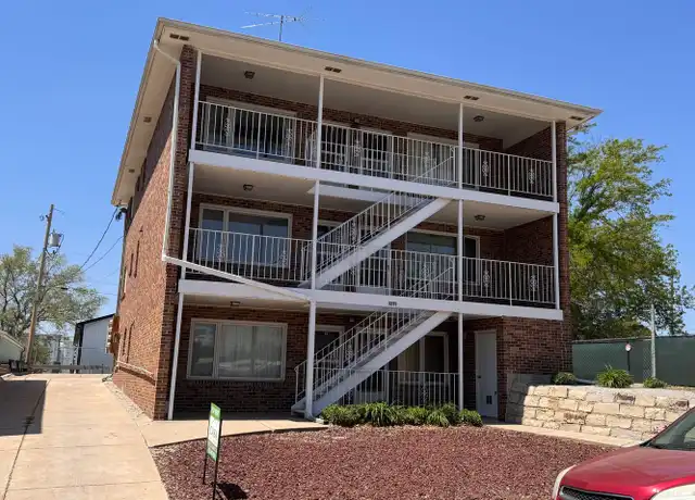 Property at 3235 S 12th St Unit 4, Lincoln, NE, 68502, 1 bed, 1 bath, [object Object]