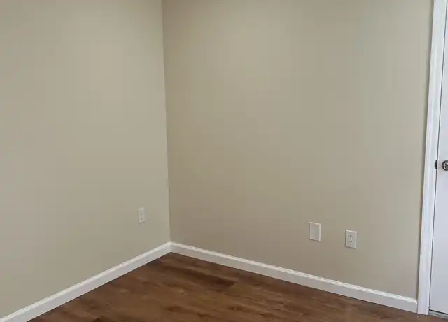 Property at 233 E Garfield Ave, Wildwood, NJ, 08260, 1 bed, 1 bath, [object Object]