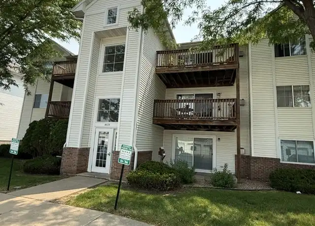 Property at 4619 1st Ave SW #4, Cedar Rapids, IA, 52405, 2 beds, 1 bath, [object Object]