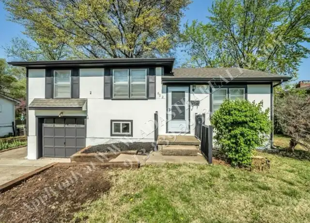 Property at 602 SW Lea Dr, Lees Summit, MO, 64081, 4 beds, 2 baths, [object Object]
