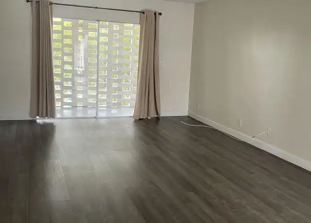Property at 1500 Crescent Cir Unit A27, West Palm Beach, FL, 33403, 2 beds, 1 bath, [object Object]